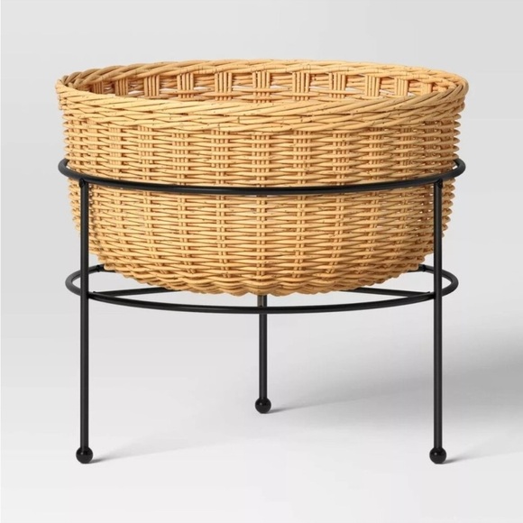Studio McGee Other - Studio McGee Small Wicker/Metal Indoor Outdoor Planter Stand Black